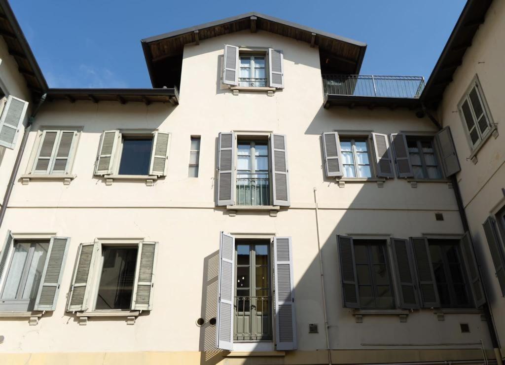 Bed and Breakfast Thea - Centro Storico Монца Экстерьер фото