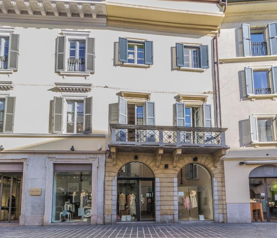 Bed and Breakfast Thea - Centro Storico Монца Экстерьер фото