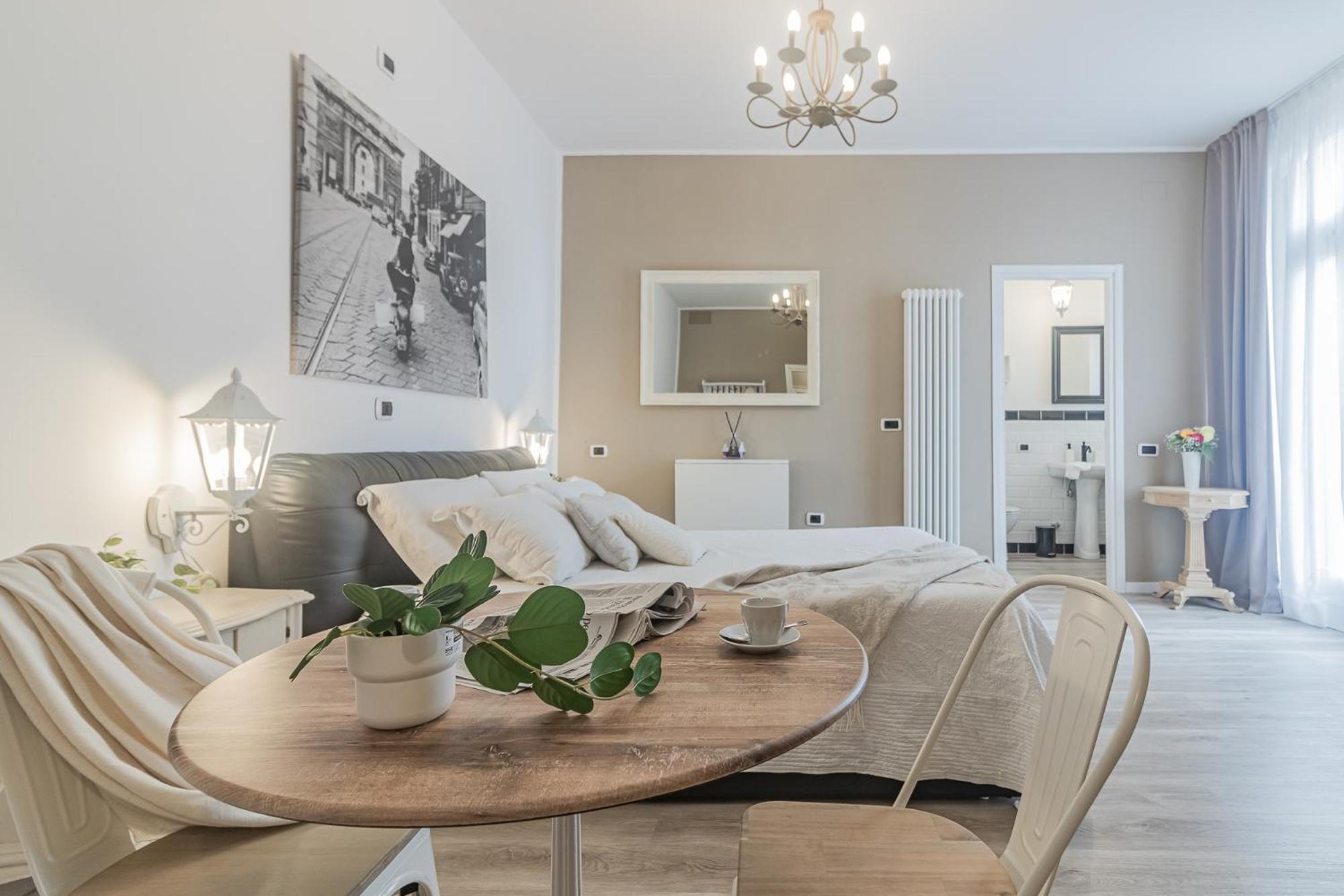 Bed and Breakfast Thea - Centro Storico Монца Экстерьер фото