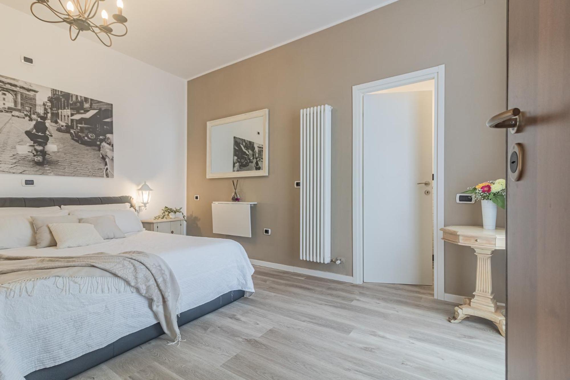 Bed and Breakfast Thea - Centro Storico Монца Экстерьер фото